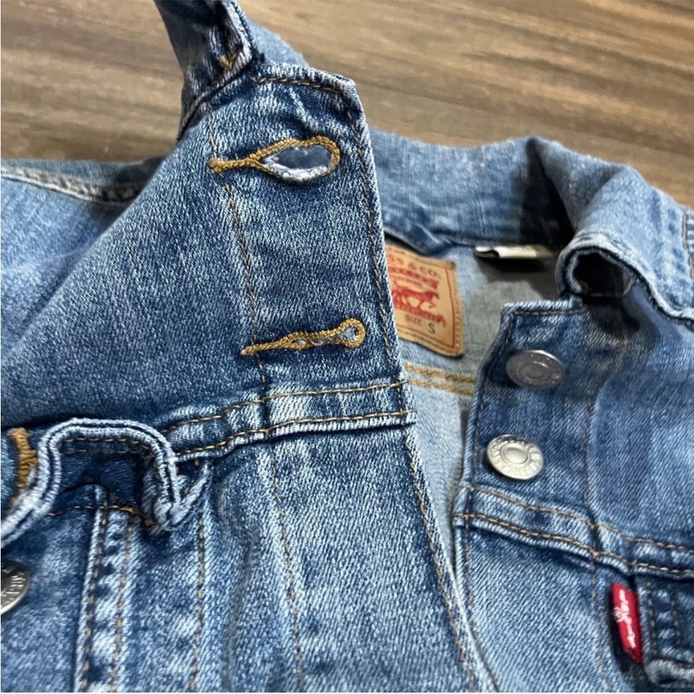 Levi’s Original Trucker Denim Jacket Women’s Small Classic Blue Wash - Picture 7 of 14